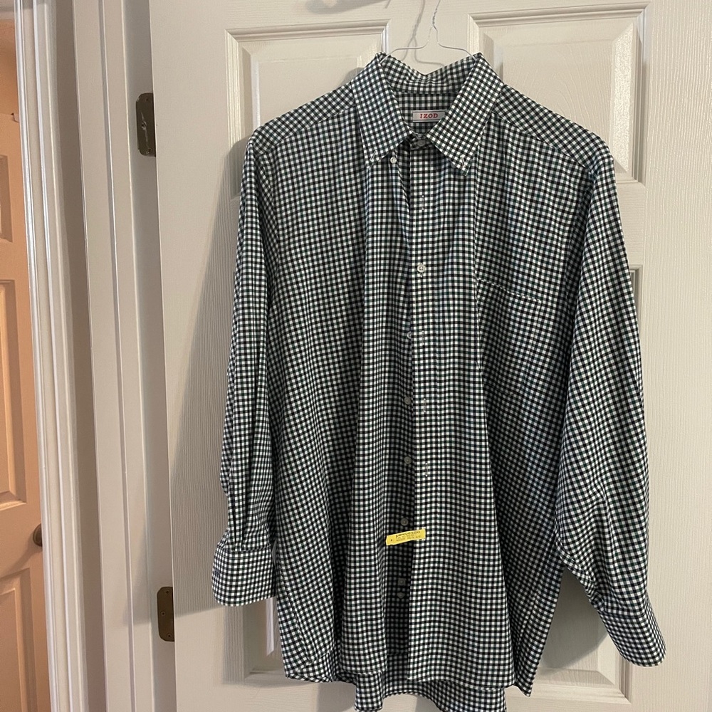 Izod long sleeve button down shirt 16-16-1/2 32/33